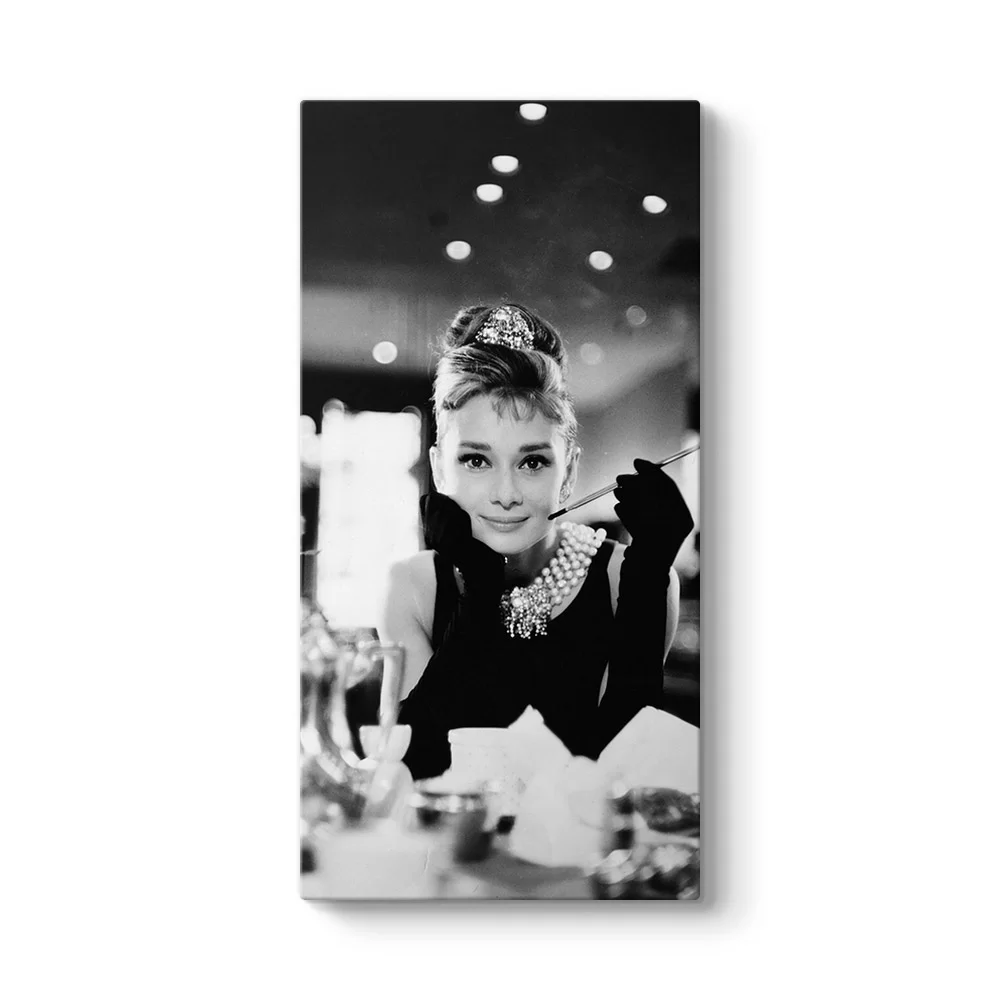 Audrey Hepburn - Cigarette Tablosu - Model 7